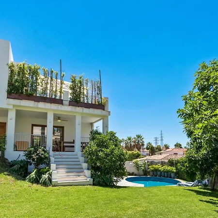 Outstanding, Luxury 4-bedroom In Villa Marbella