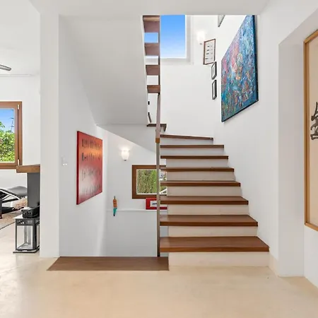 Outstanding, Luxury 4-bedroom In