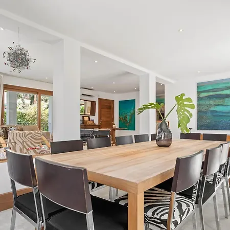 Outstanding, Luxury 4-bedroom In Marbella