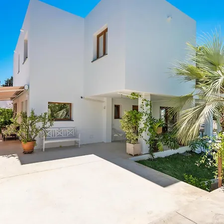Outstanding, Luxury 4-bedroom In Marbella
