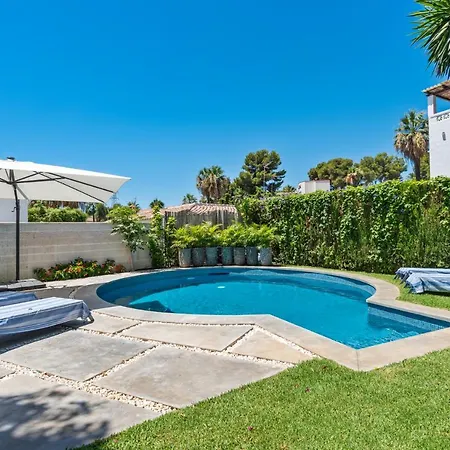 Outstanding, Luxury 4-bedroom In