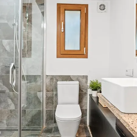 Villa Outstanding, Luxury 4-bedroom In *
