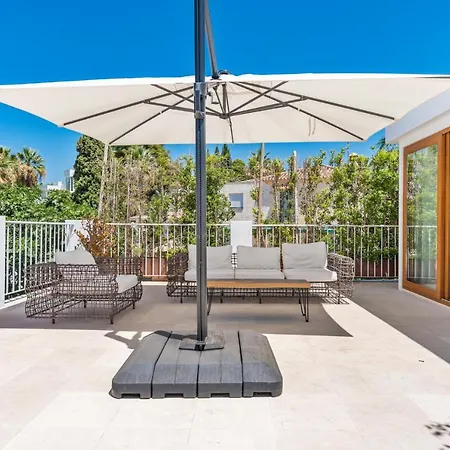 Outstanding, Luxury 4-bedroom In *
