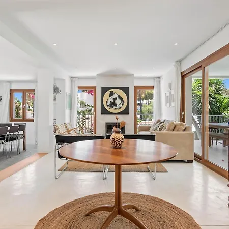 Outstanding, Luxury 4-bedroom In *