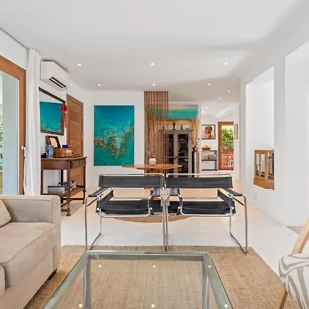 Outstanding, Luxury 4-bedroom In Villa *